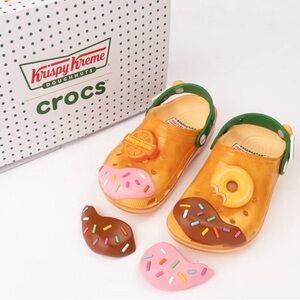 Crocs x Krispy Kreme Classic Clog Golden Hour Donut Jibbitz W8 M6 NWT!!